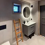 2 Bedroom Beautiful In *