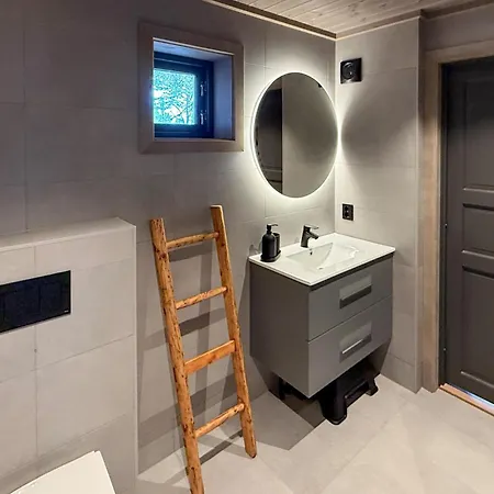 2 Bedroom Beautiful In *